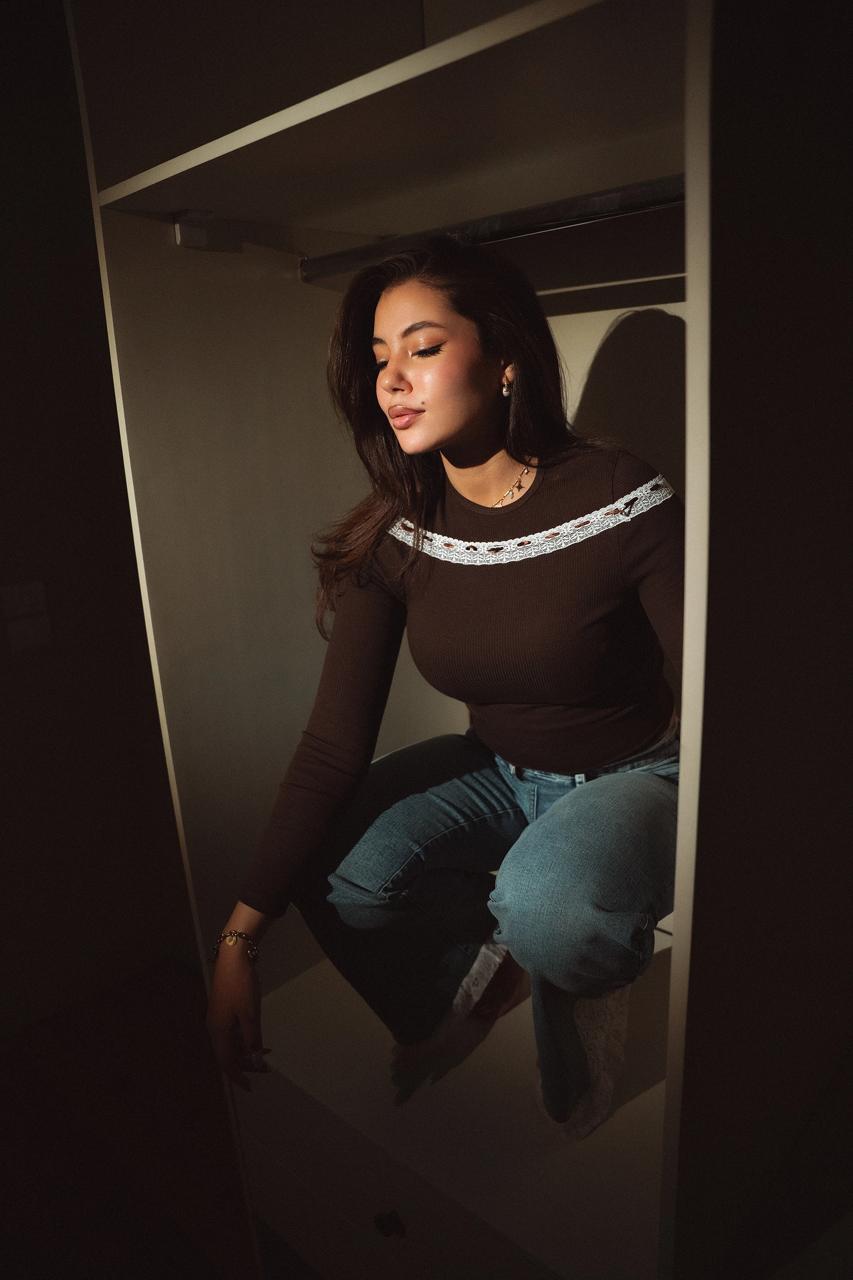 The Lace Top - Brown